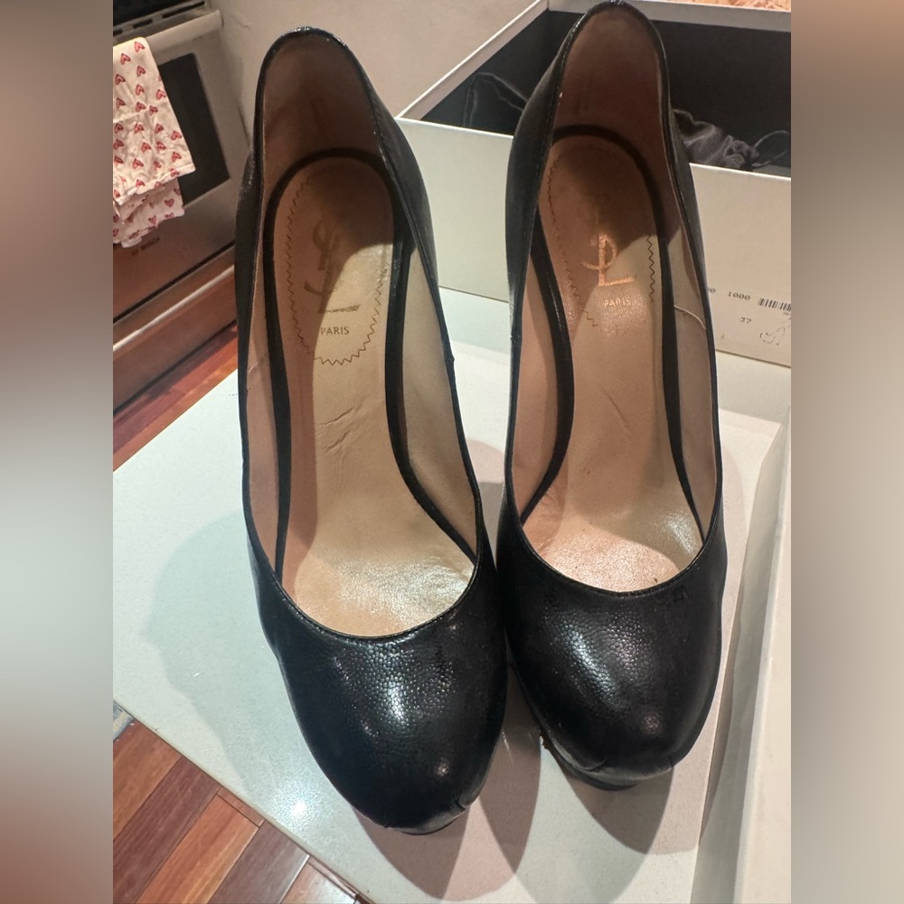 Yves Saint Laurent Classic Black Heels